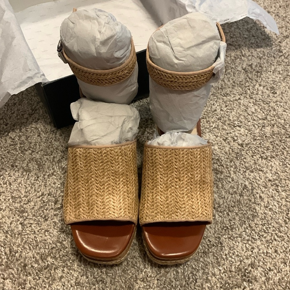 Dolce vita wedges NWT